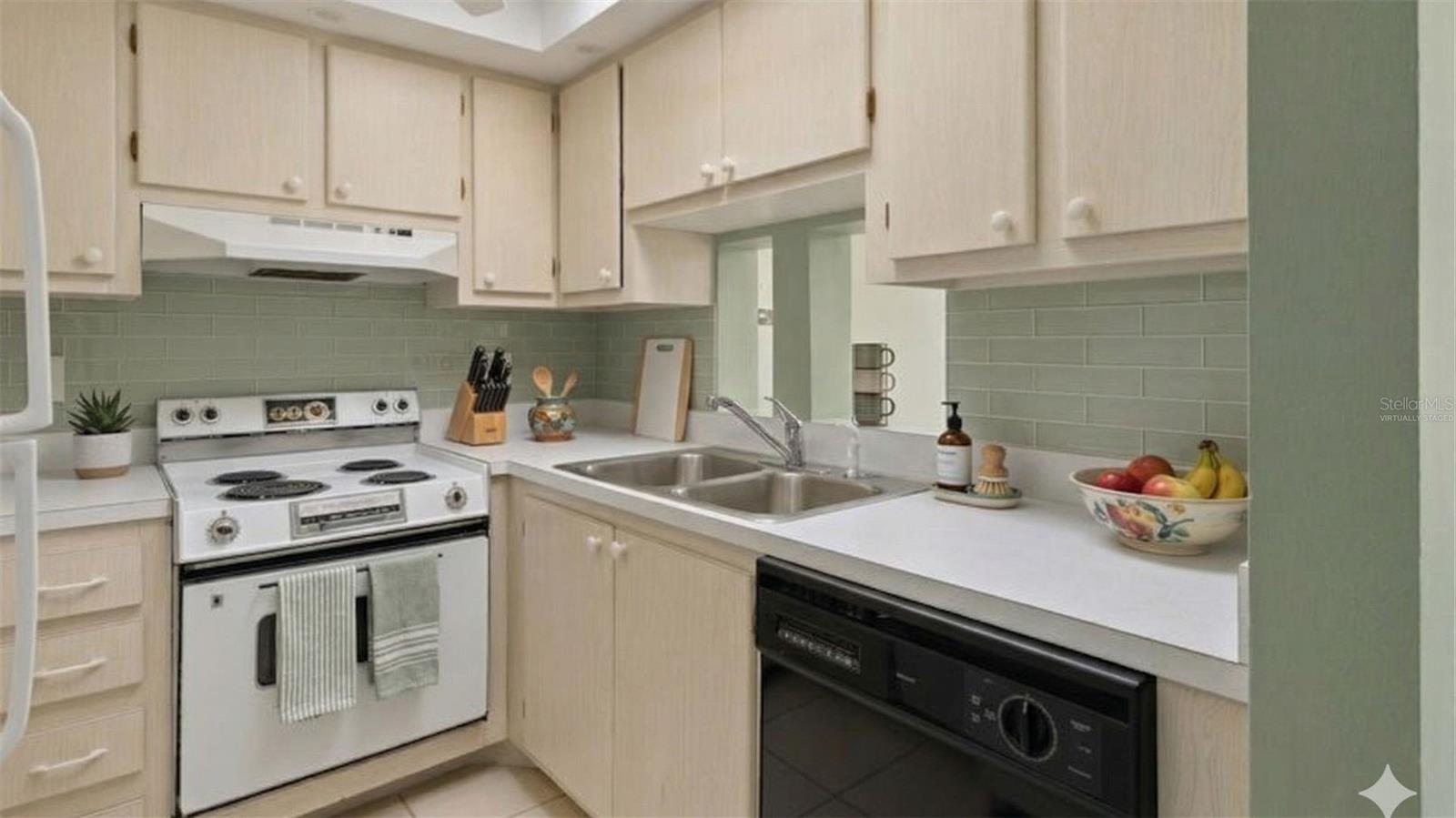 202 46TH AVENUE TER W #404, BRADENTON, FL, 34207