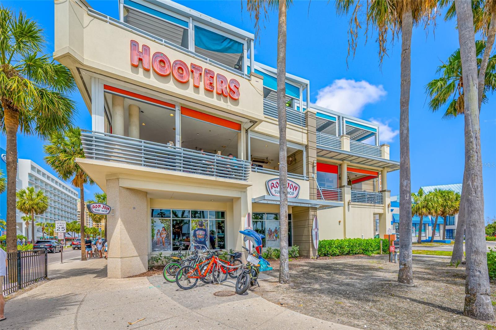 121 ISLAND WAY #323, CLEARWATER BEACH, FL, 33767