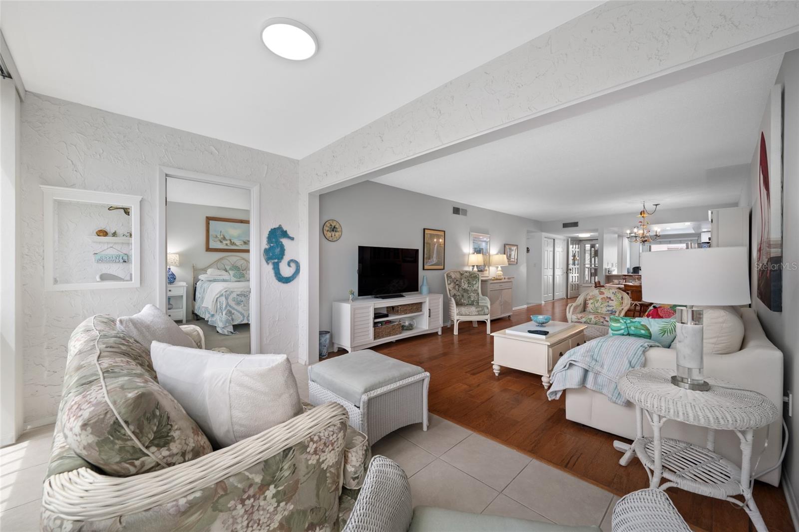 121 ISLAND WAY #323, CLEARWATER BEACH, FL, 33767