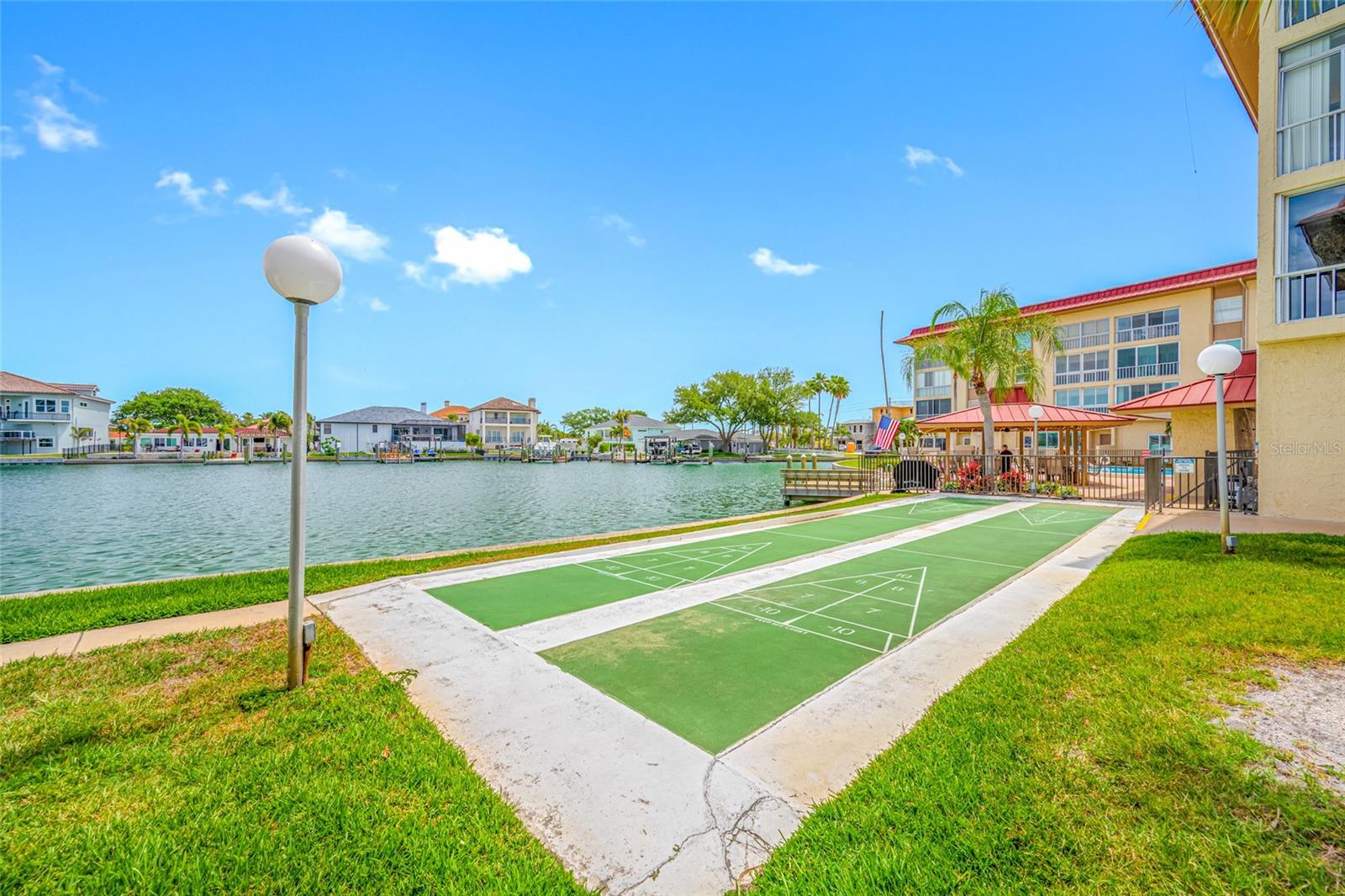 121 ISLAND WAY #323, CLEARWATER BEACH, FL, 33767
