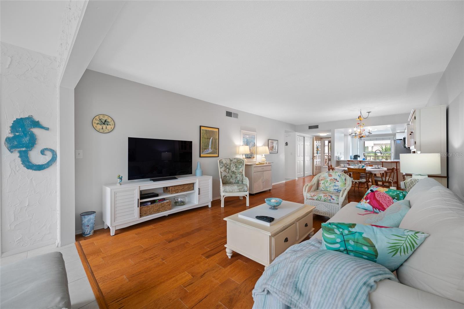 121 ISLAND WAY #323, CLEARWATER BEACH, FL, 33767