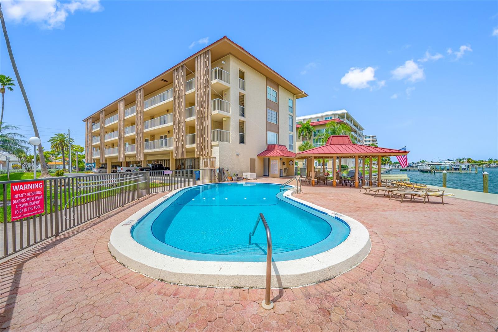 121 ISLAND WAY #323, CLEARWATER BEACH, FL, 33767