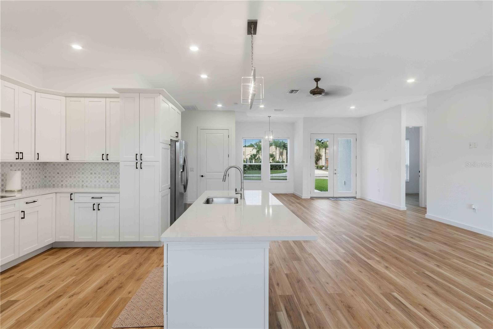 1215 RIO DE JANEIRO AVE, PUNTA GORDA, FL, 33983