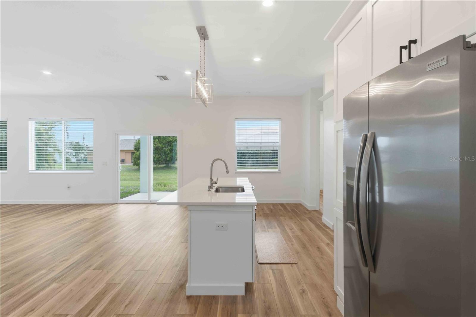 1215 RIO DE JANEIRO AVE, PUNTA GORDA, FL, 33983