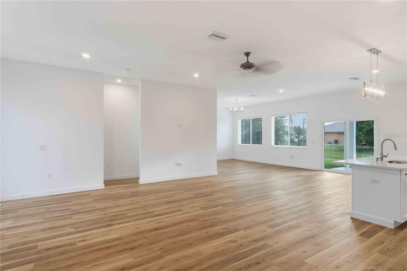1215 RIO DE JANEIRO AVE, PUNTA GORDA, FL, 33983