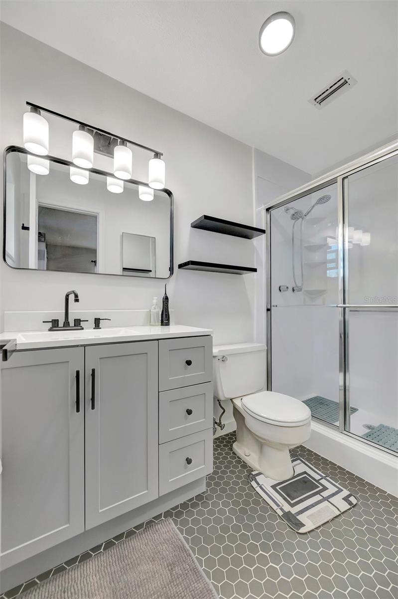 The En-suite master bathroom