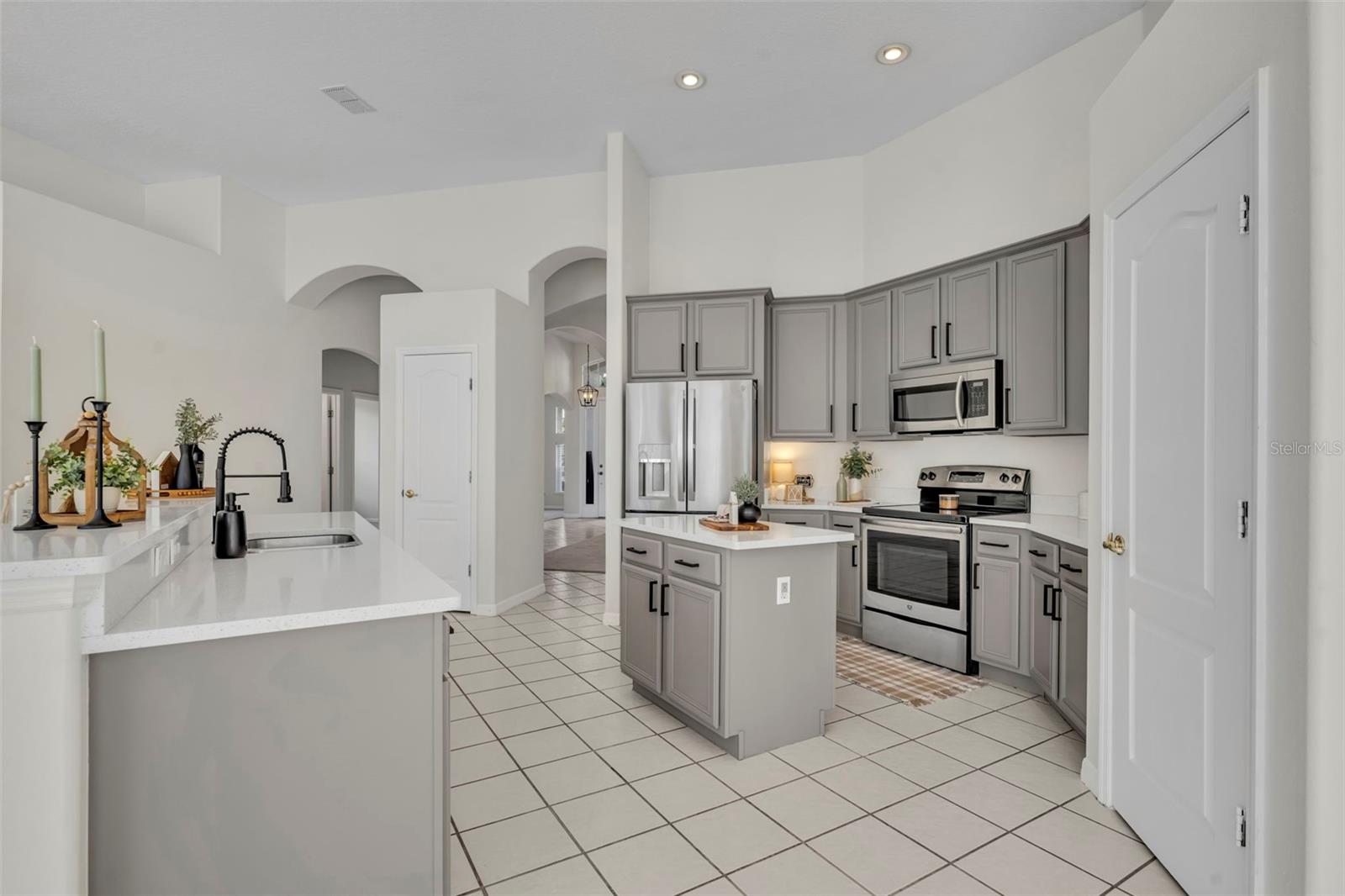 1054 LANDVIEW CT, ORLANDO, FL, 32828