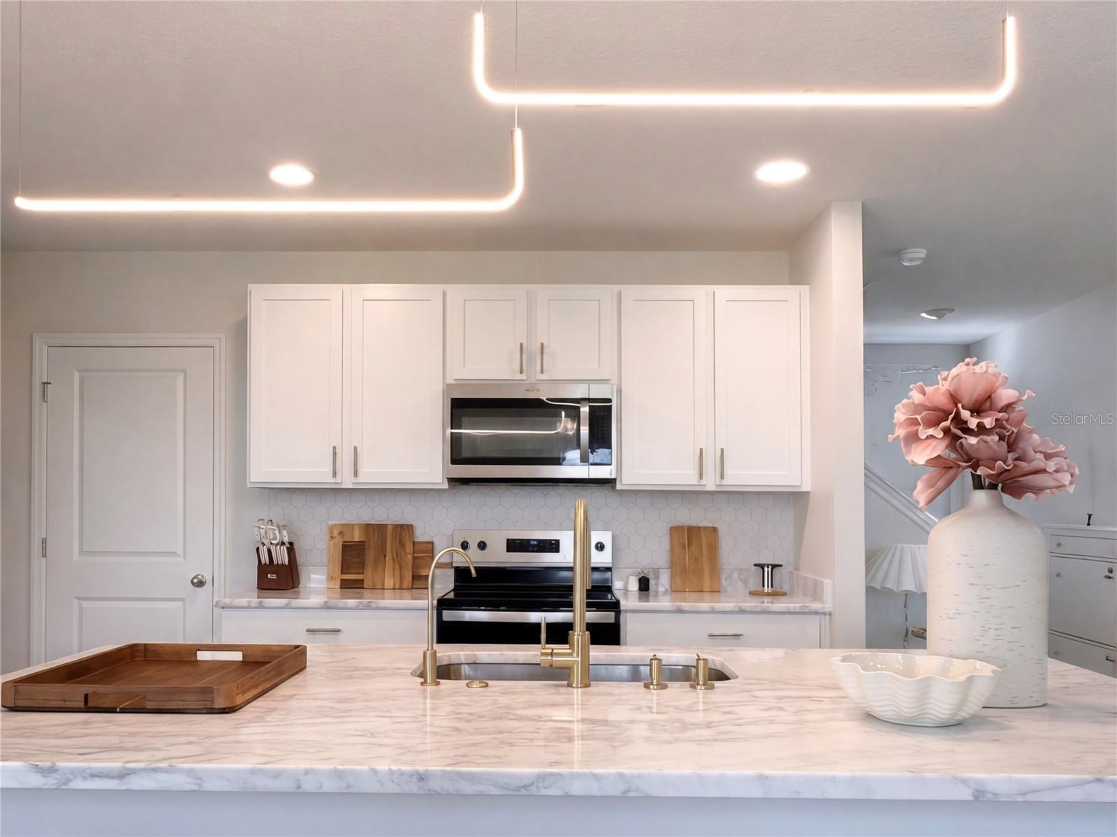 3419 HILLTOP CIR, BRADENTON, FL, 34211