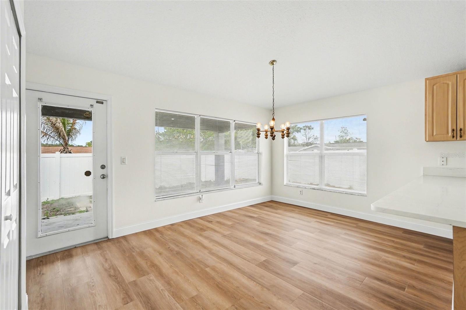 Eat-in kitchen space