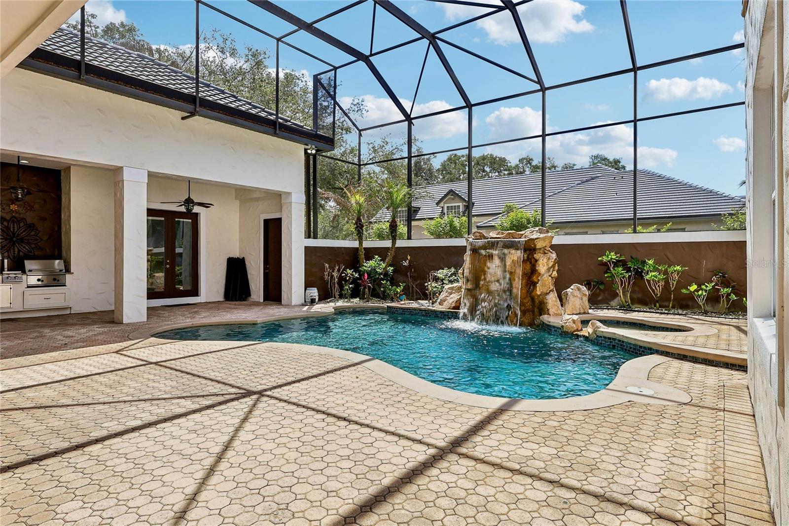 2068 ROBERTS POINT DR, WINDERMERE, FL, 34786