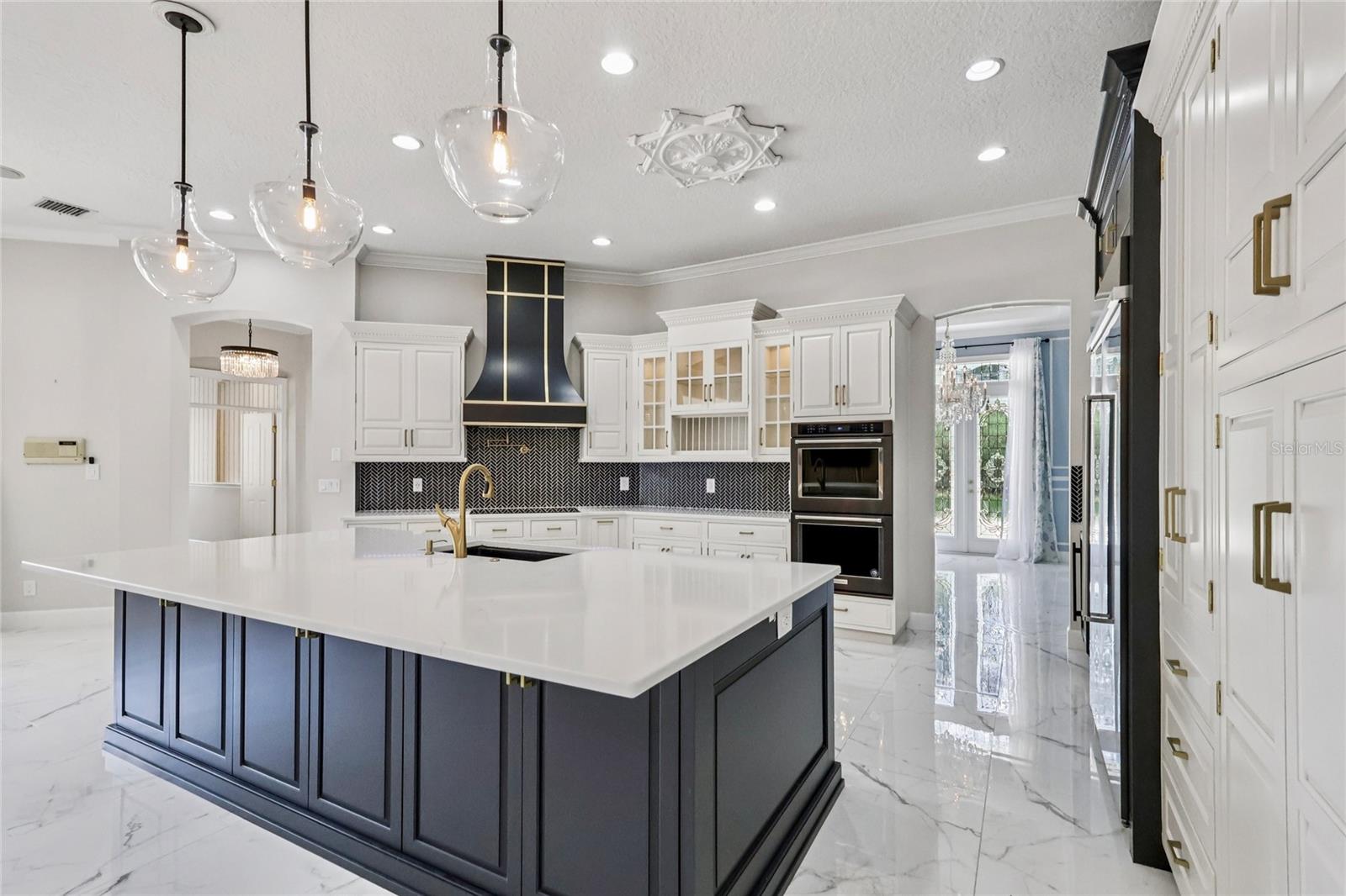 2068 ROBERTS POINT DR, WINDERMERE, FL, 34786