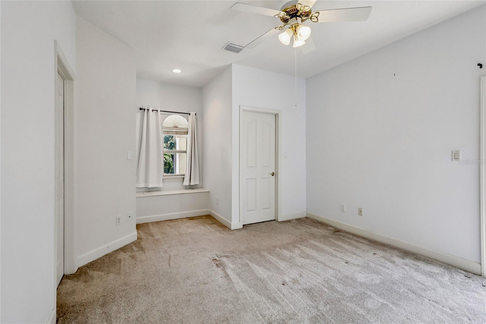 2068 ROBERTS POINT DR, WINDERMERE, FL, 34786