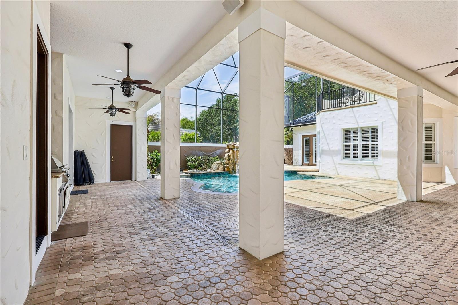 2068 ROBERTS POINT DR, WINDERMERE, FL, 34786