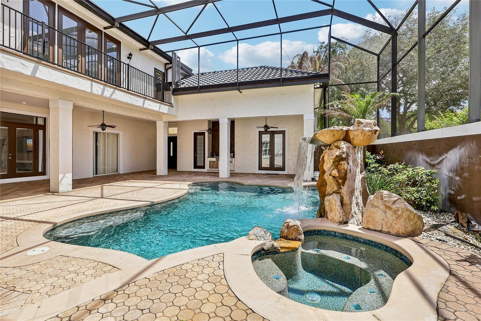 2068 ROBERTS POINT DR, WINDERMERE, FL, 34786