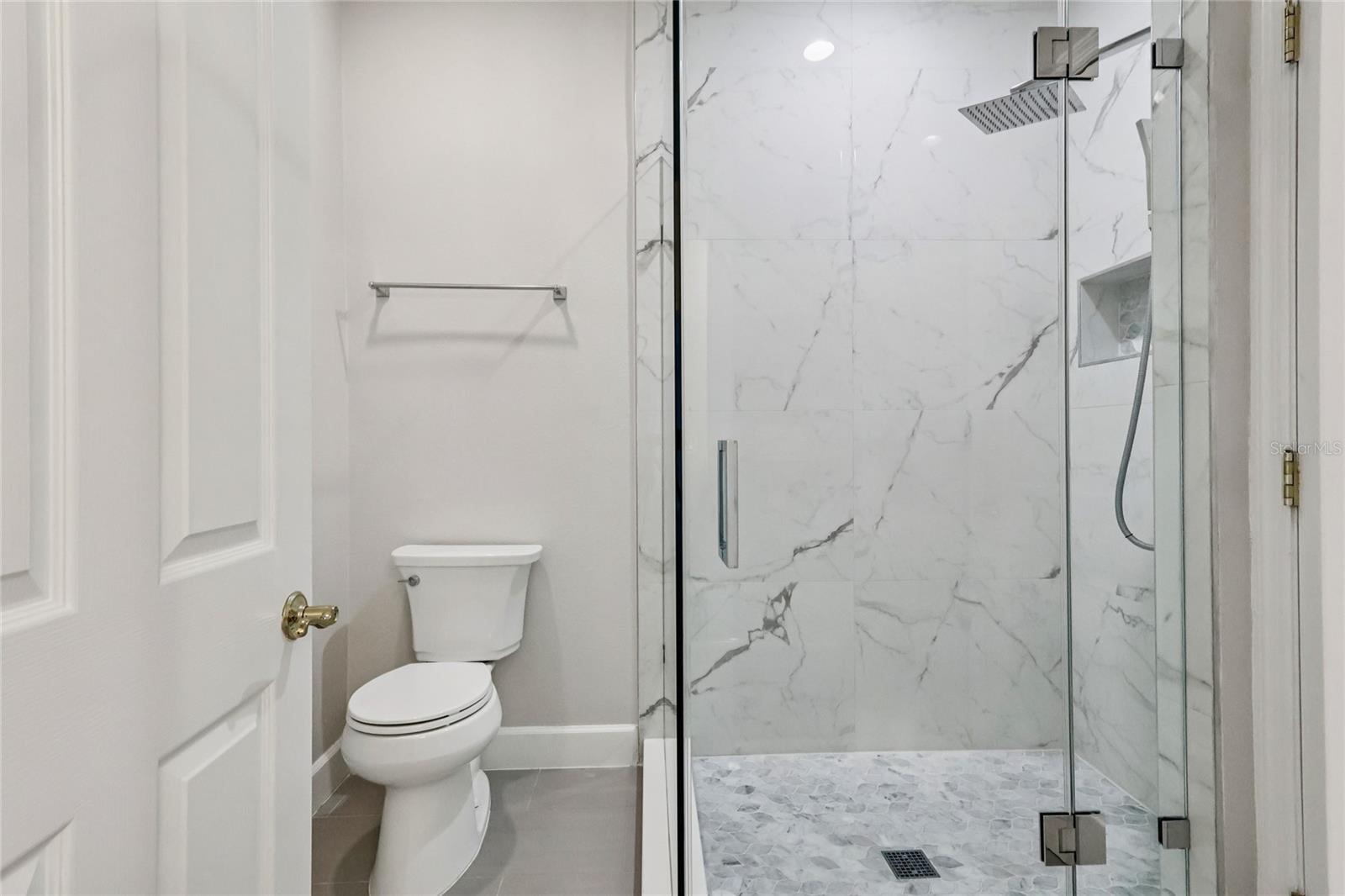 2068 ROBERTS POINT DR, WINDERMERE, FL, 34786