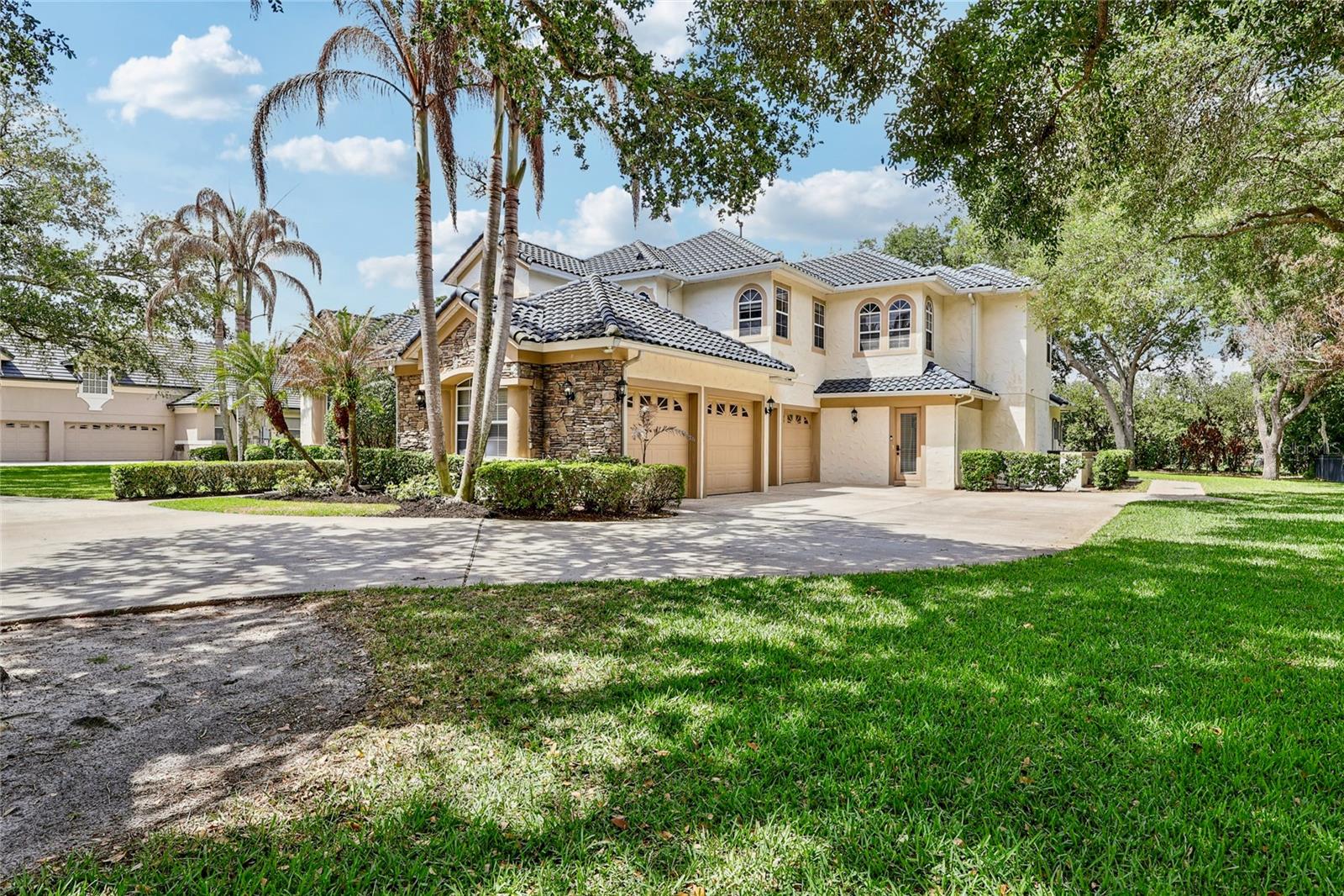 2068 ROBERTS POINT DR, WINDERMERE, FL, 34786