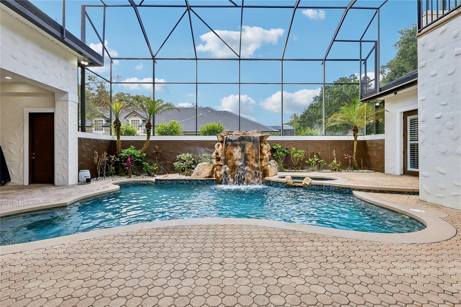 2068 ROBERTS POINT DR, WINDERMERE, FL, 34786