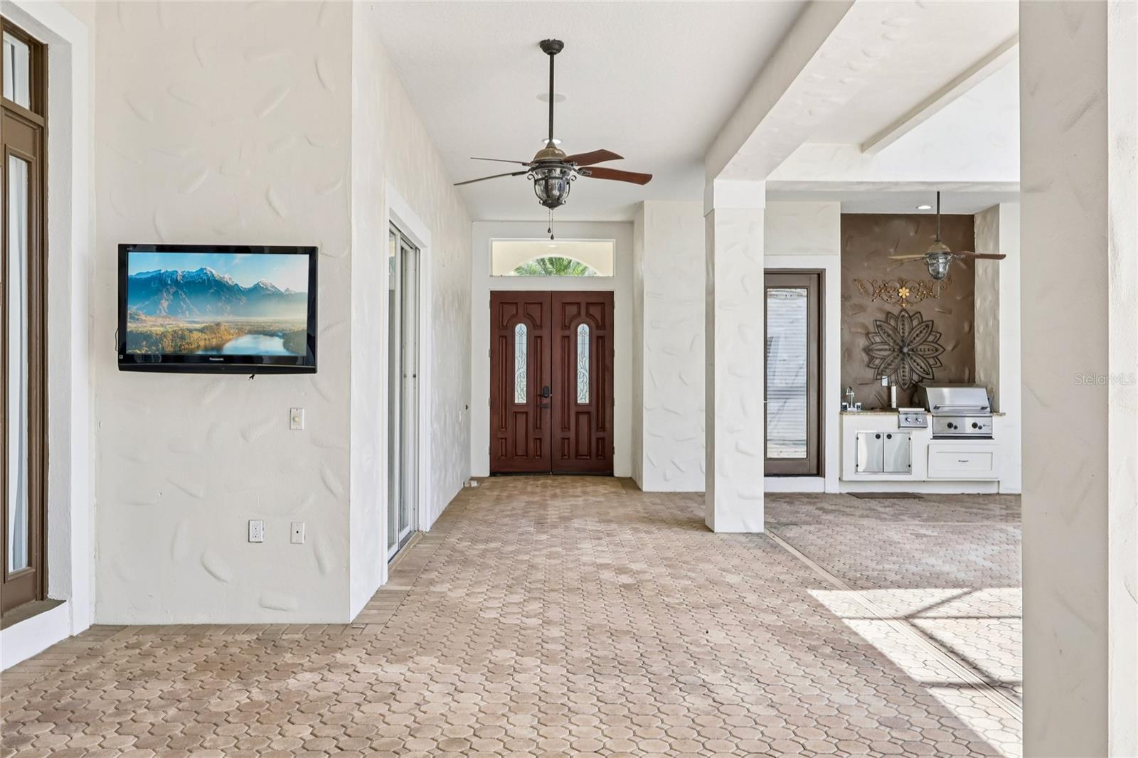 2068 ROBERTS POINT DR, WINDERMERE, FL, 34786