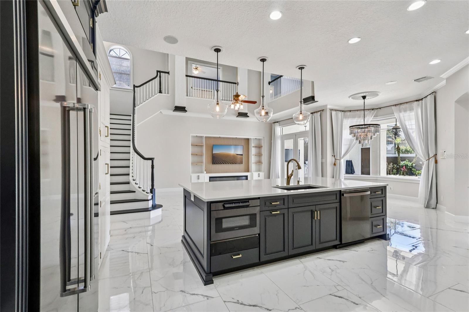 2068 ROBERTS POINT DR, WINDERMERE, FL, 34786