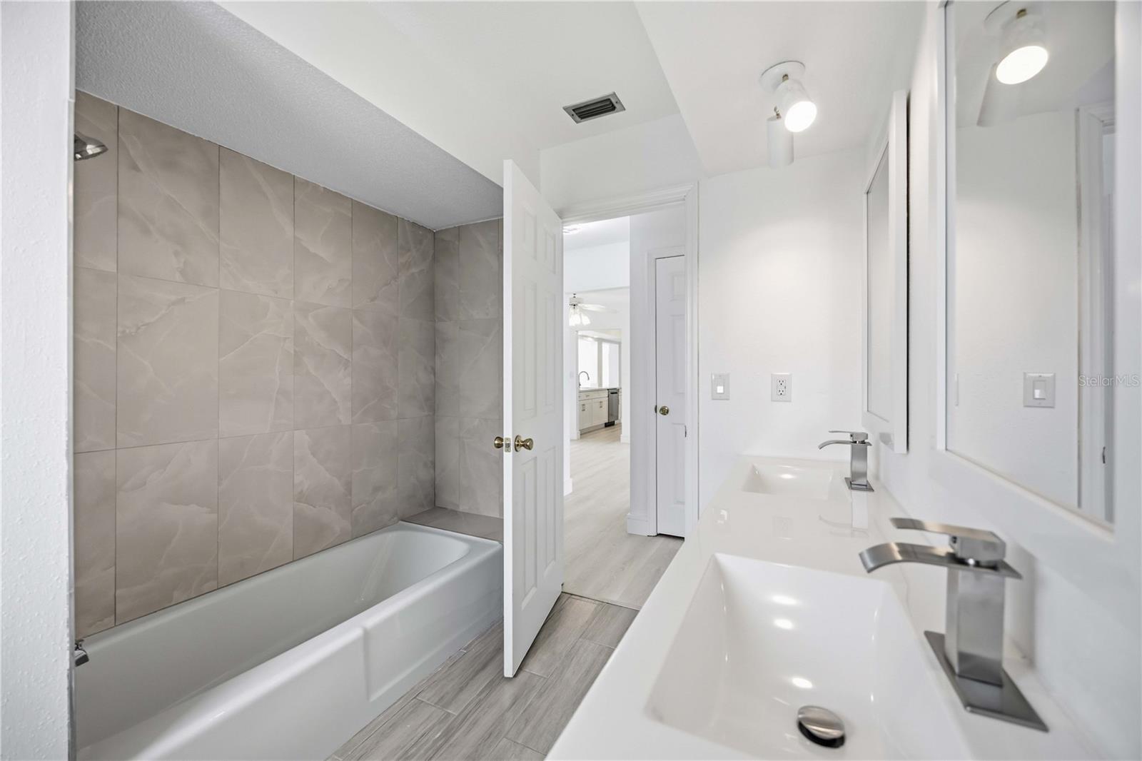 2501 CASS ST, SARASOTA, FL, 34231
