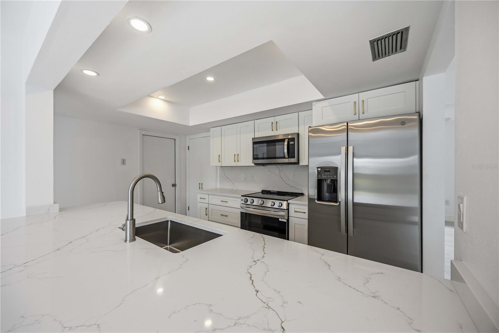 2501 CASS ST, SARASOTA, FL, 34231