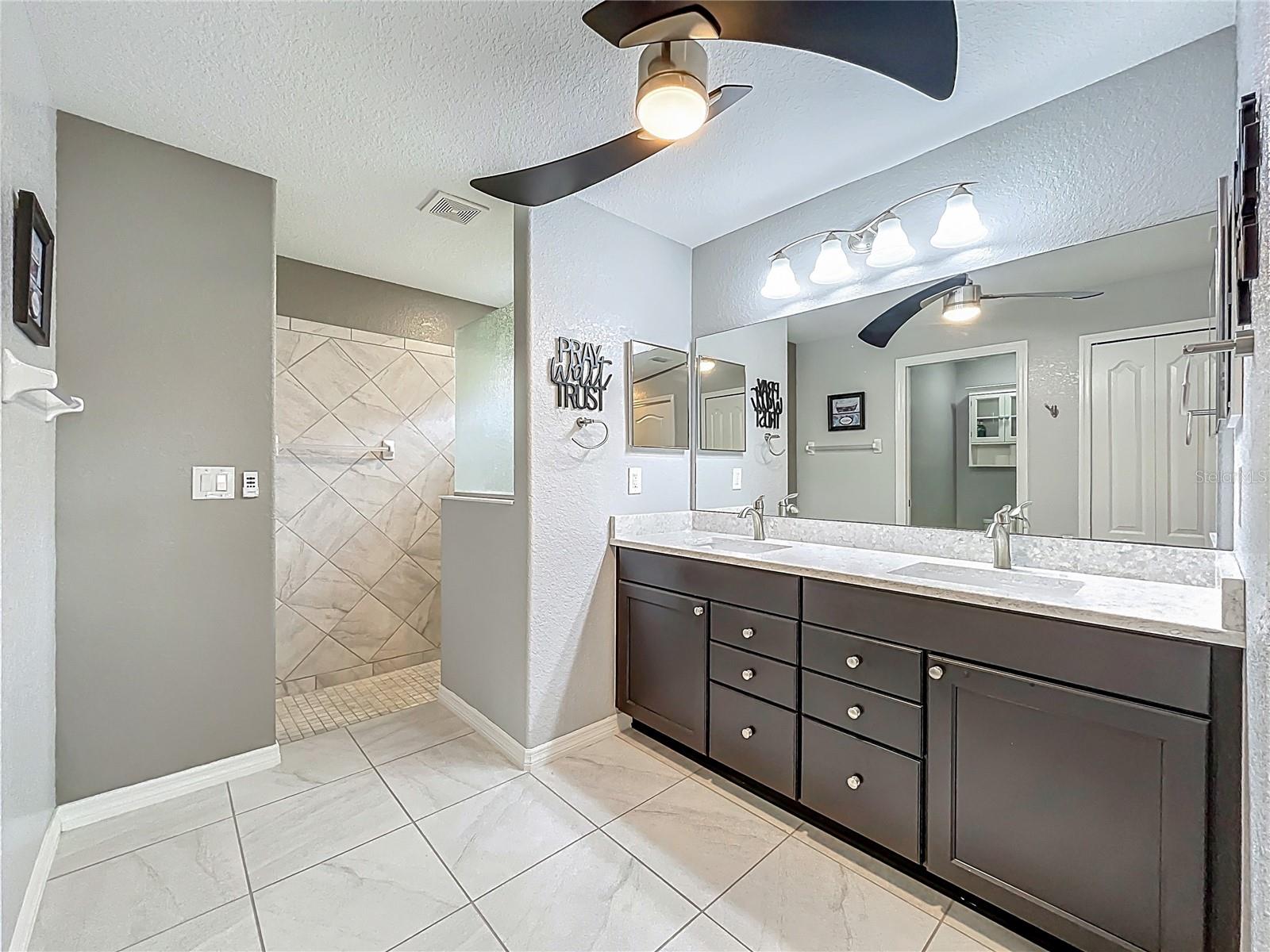 27327 ROANOKE DR, LEESBURG, FL, 34748