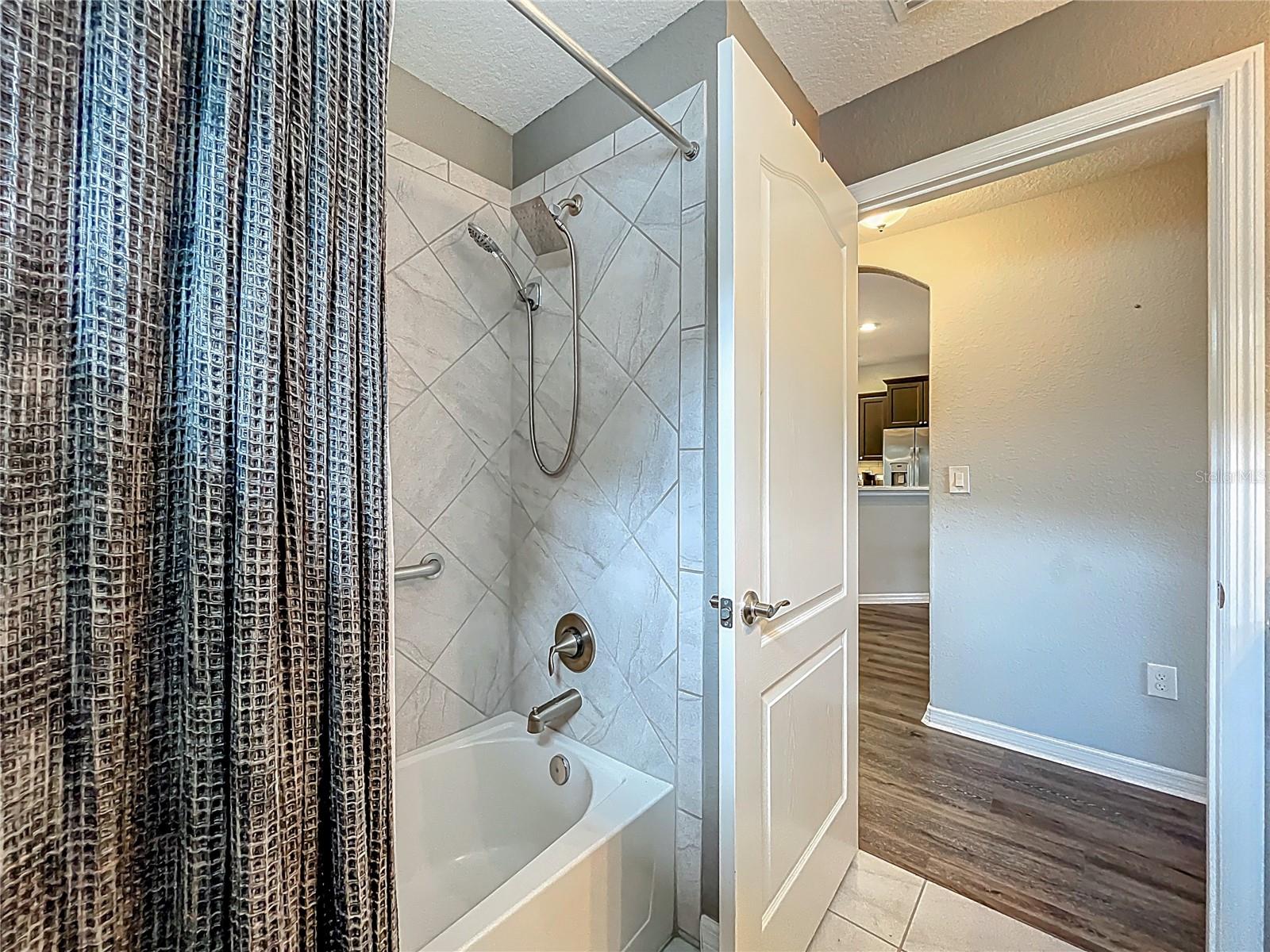 27327 ROANOKE DR, LEESBURG, FL, 34748