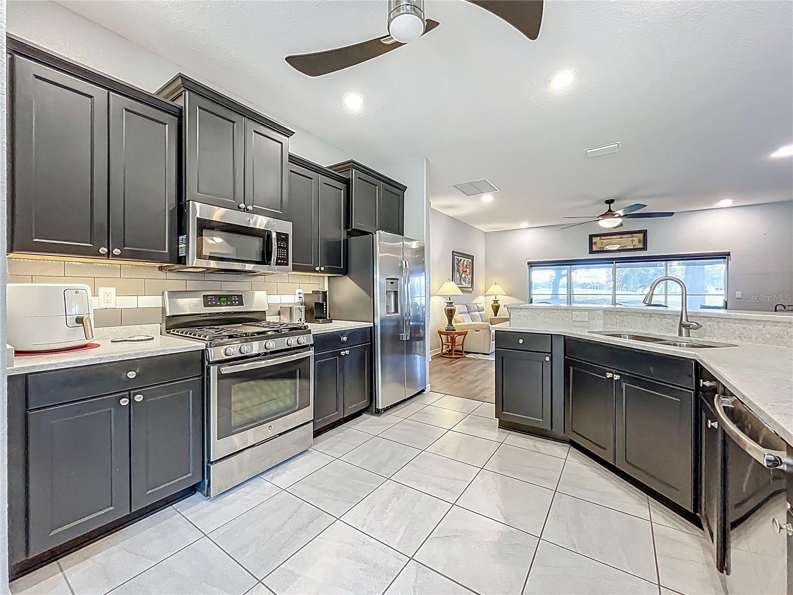 27327 ROANOKE DR, LEESBURG, FL, 34748