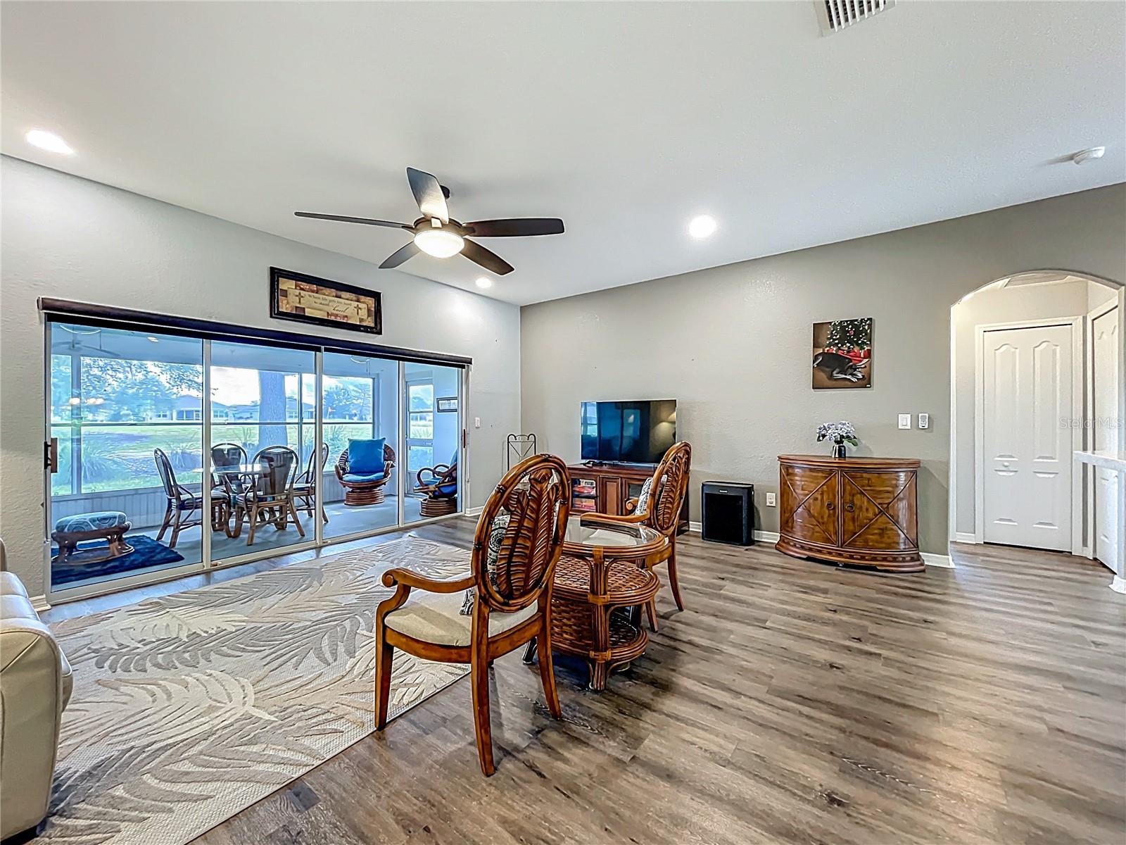 27327 ROANOKE DR, LEESBURG, FL, 34748
