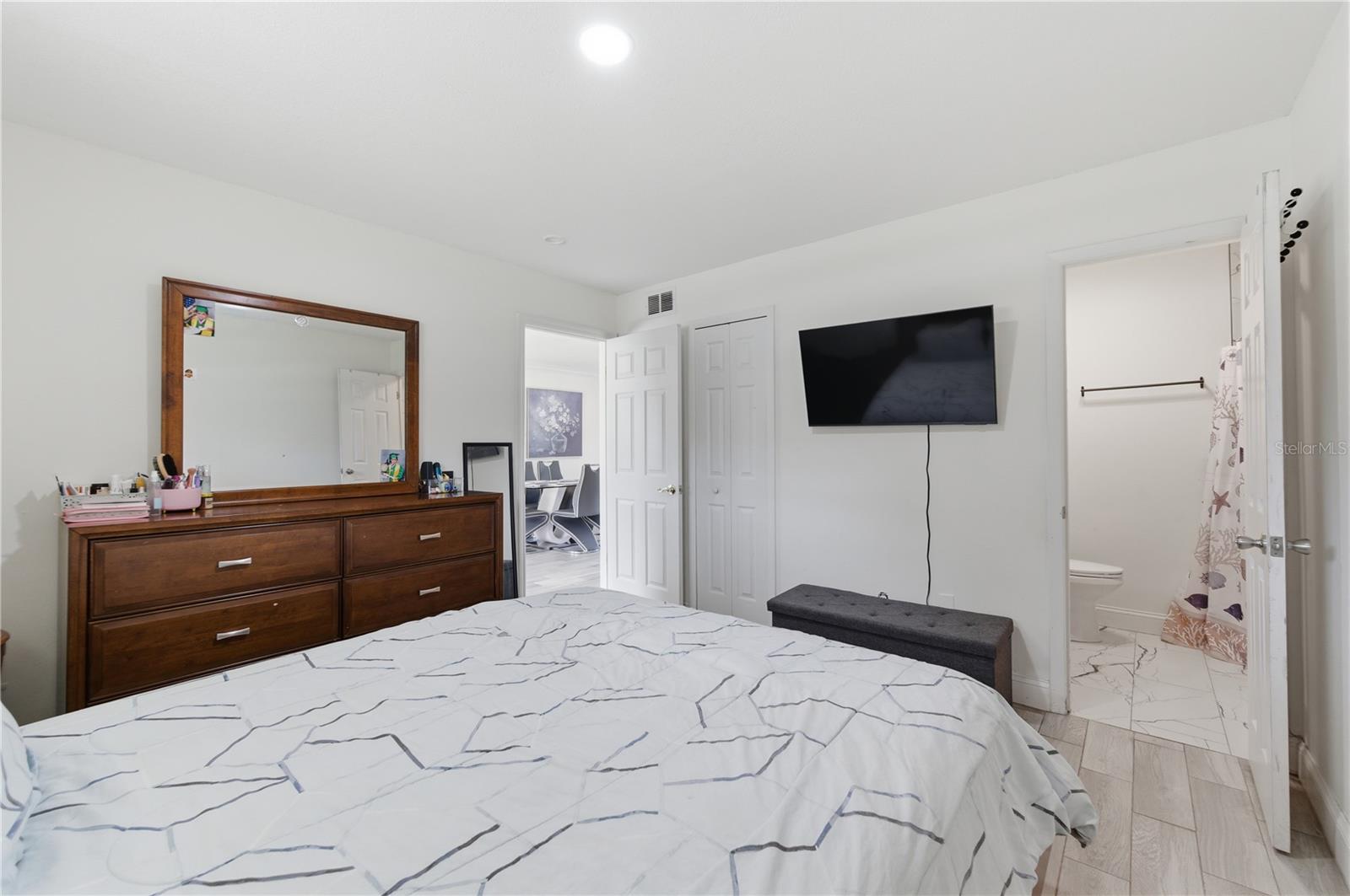 214 N THOMPSON RD, APOPKA, FL, 32703