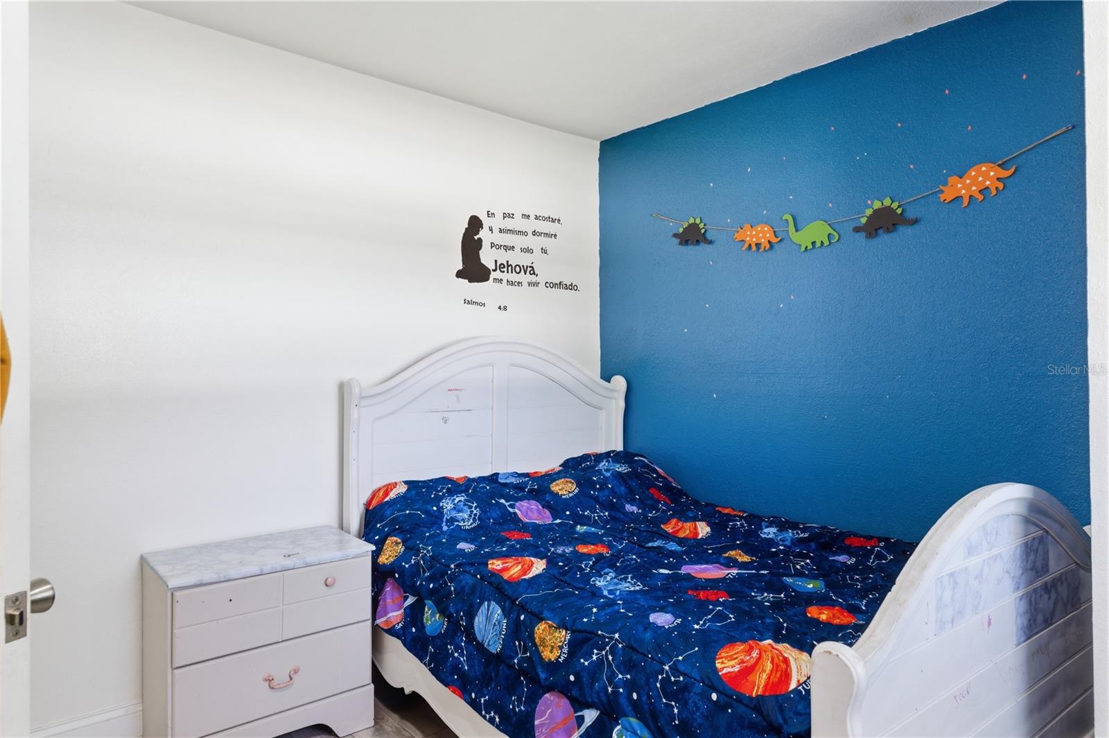 214 N THOMPSON RD, APOPKA, FL, 32703