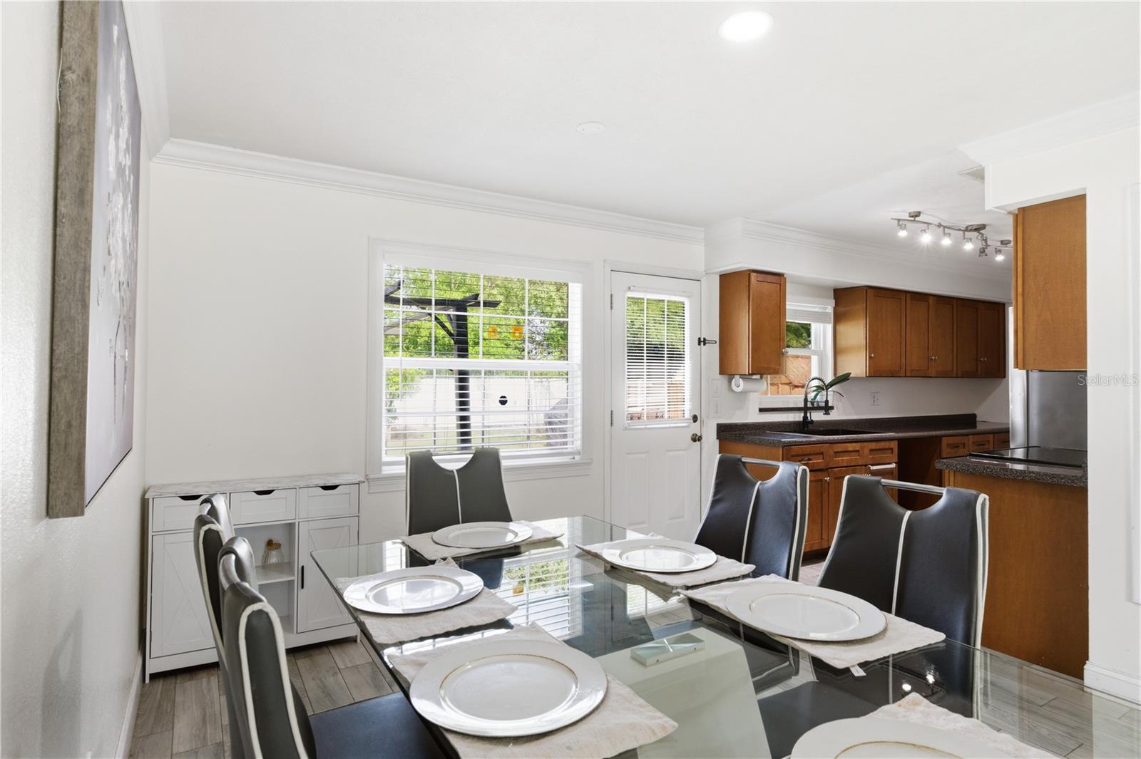 214 N THOMPSON RD, APOPKA, FL, 32703