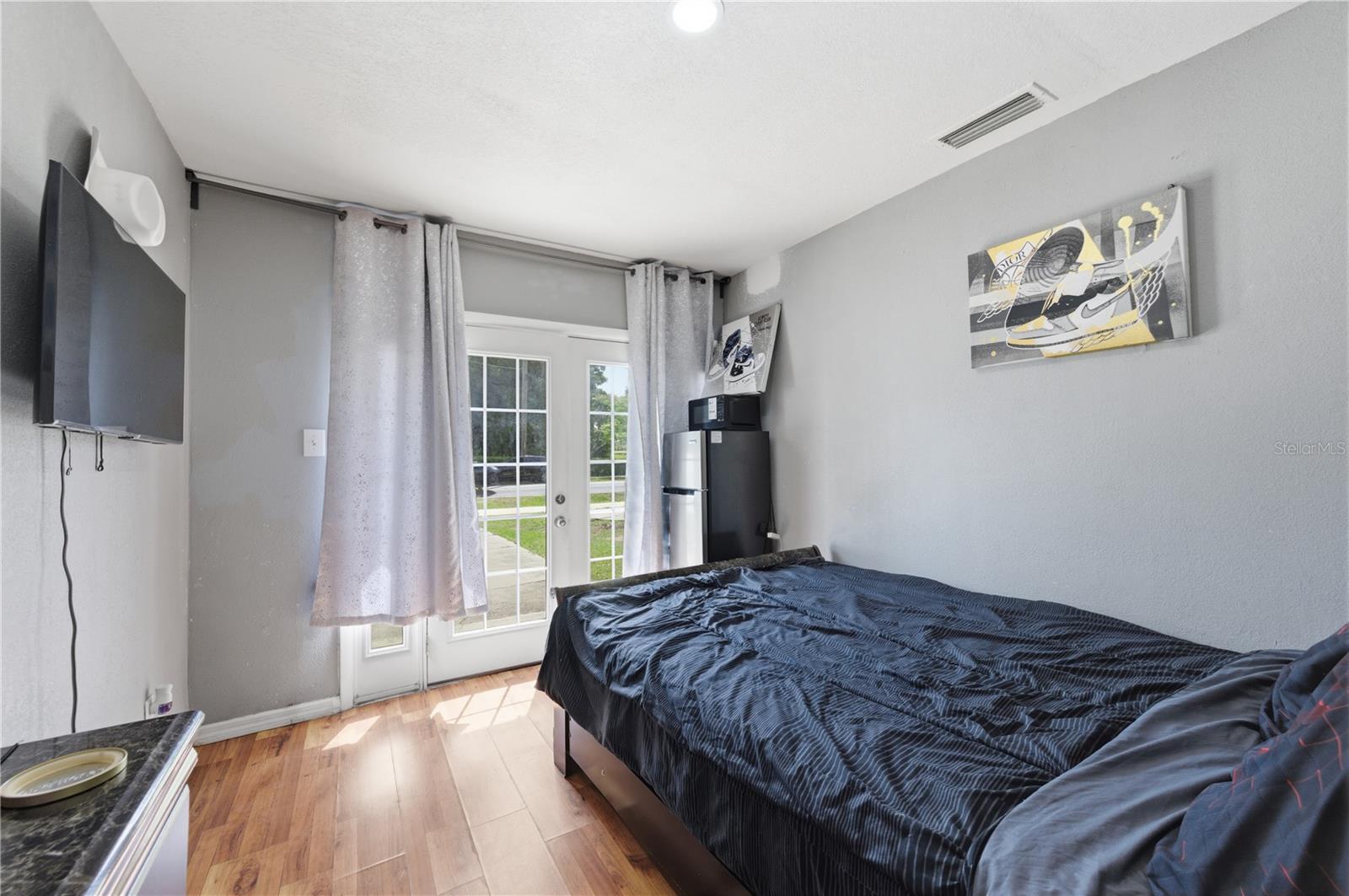 214 N THOMPSON RD, APOPKA, FL, 32703