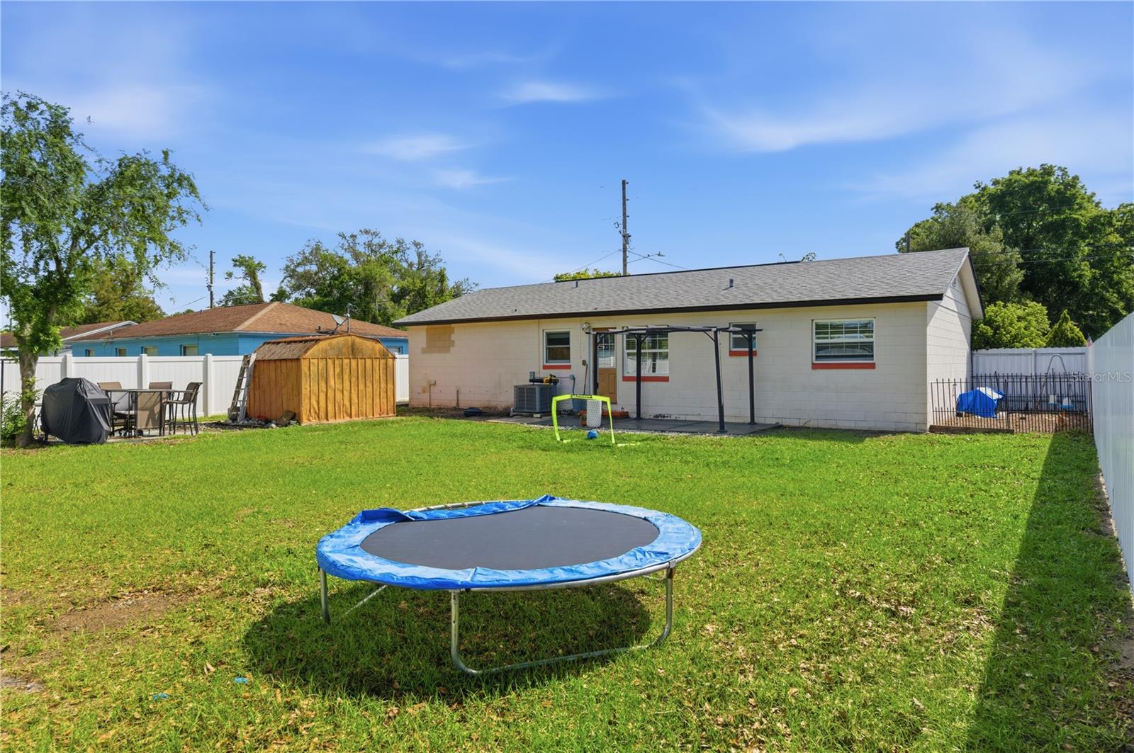 214 N THOMPSON RD, APOPKA, FL, 32703