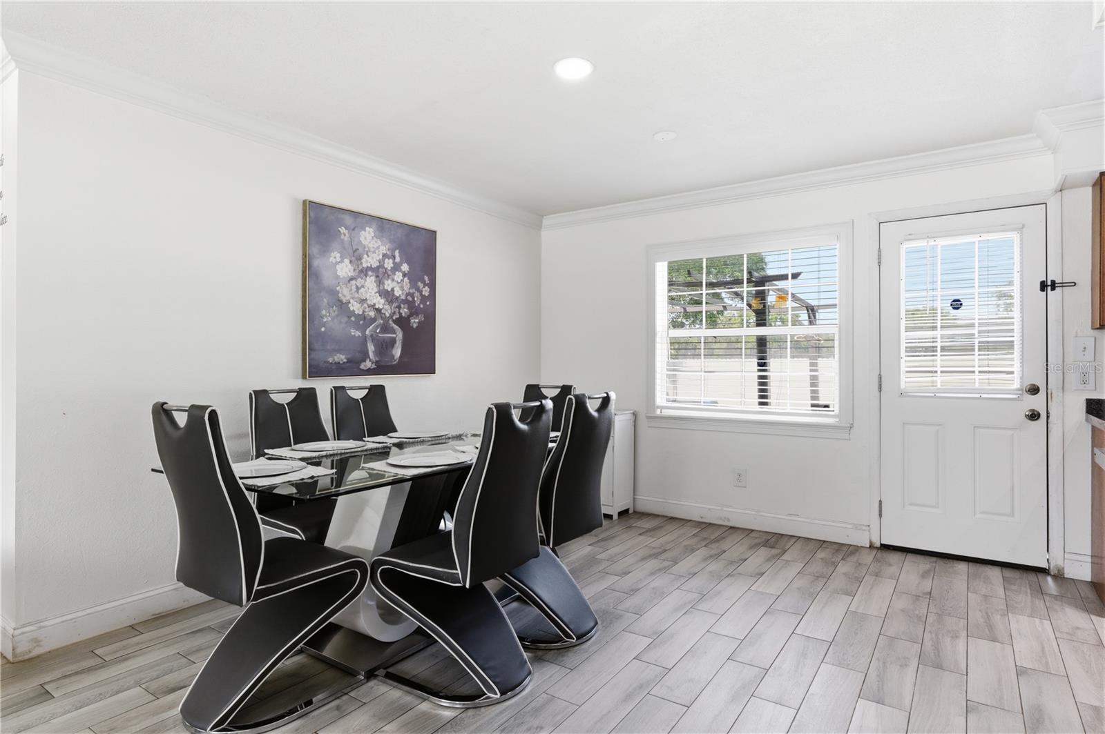 214 N THOMPSON RD, APOPKA, FL, 32703