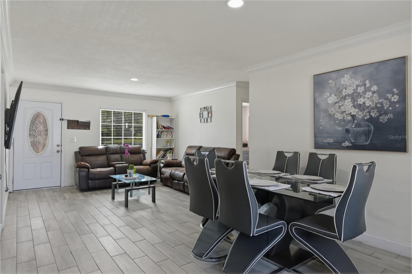 214 N THOMPSON RD, APOPKA, FL, 32703