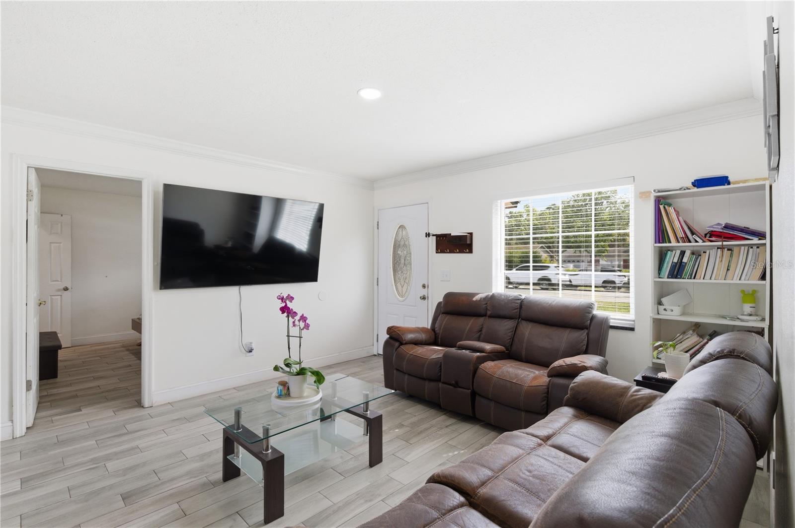 214 N THOMPSON RD, APOPKA, FL, 32703