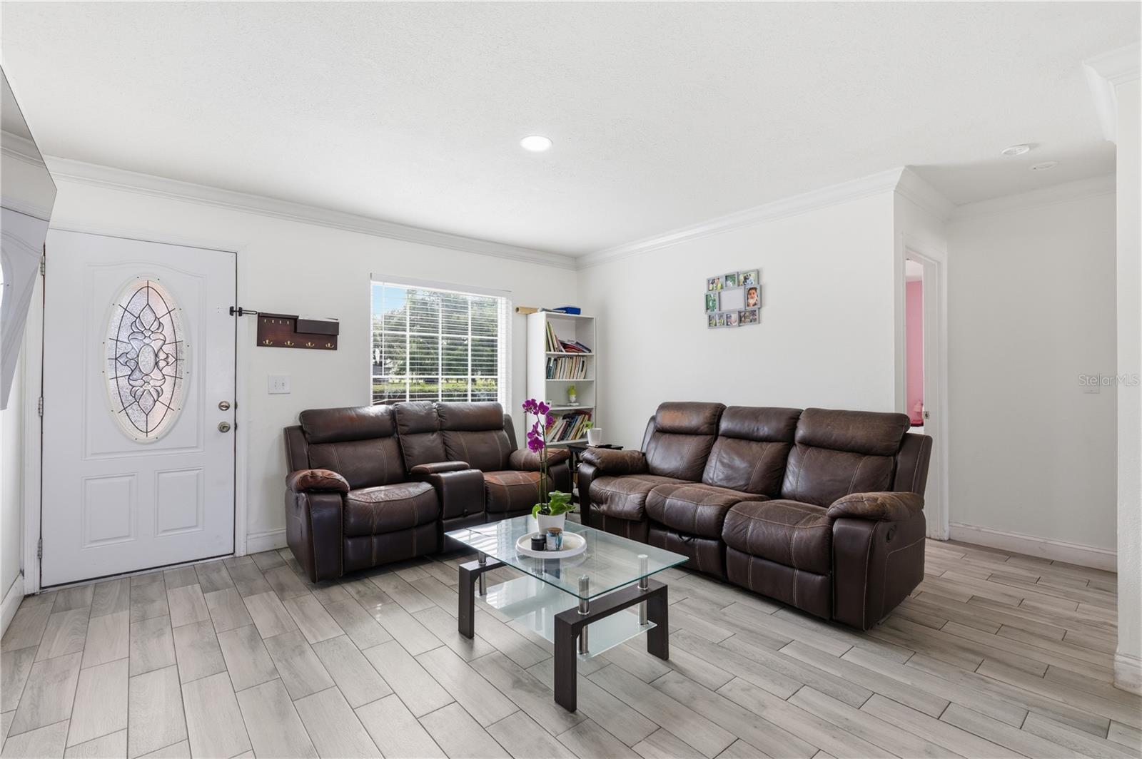 214 N THOMPSON RD, APOPKA, FL, 32703