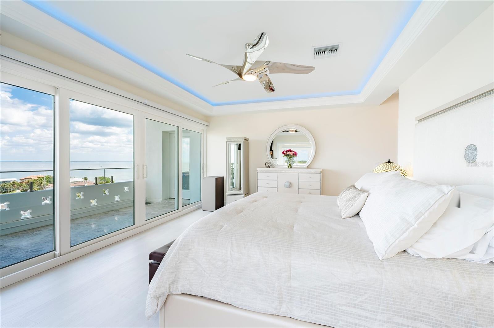 1365 SNELL ISLE BLVD NE #9A, ST PETERSBURG, FL, 33704