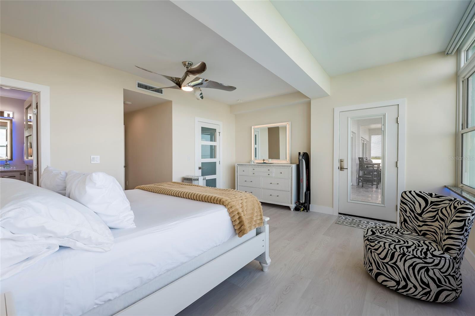 1365 SNELL ISLE BLVD NE #9A, ST PETERSBURG, FL, 33704