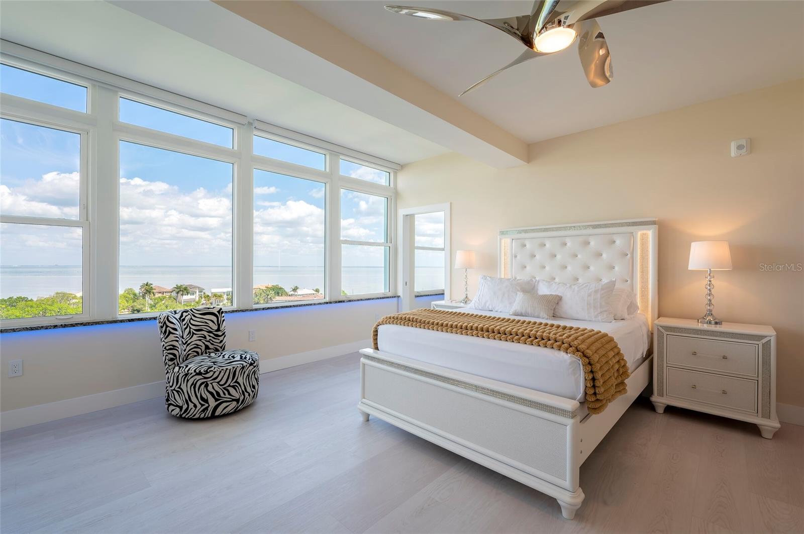 1365 SNELL ISLE BLVD NE #9A, ST PETERSBURG, FL, 33704