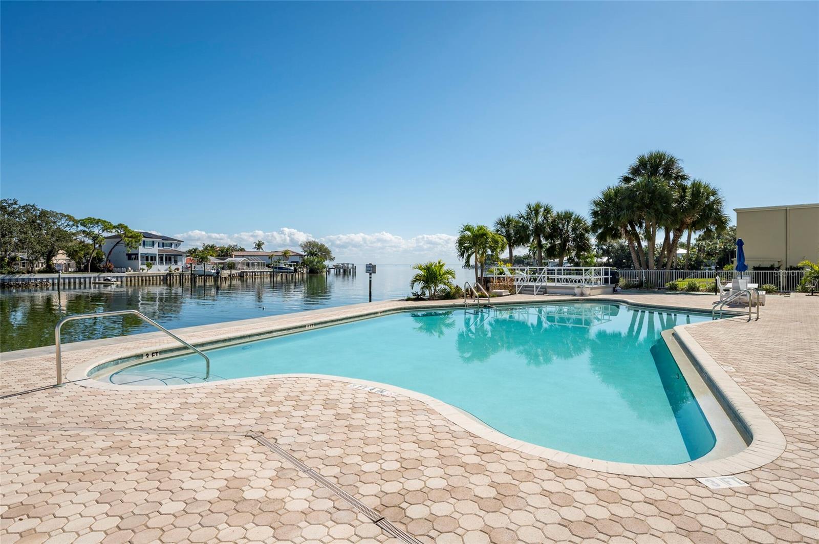 1365 SNELL ISLE BLVD NE #9A, ST PETERSBURG, FL, 33704