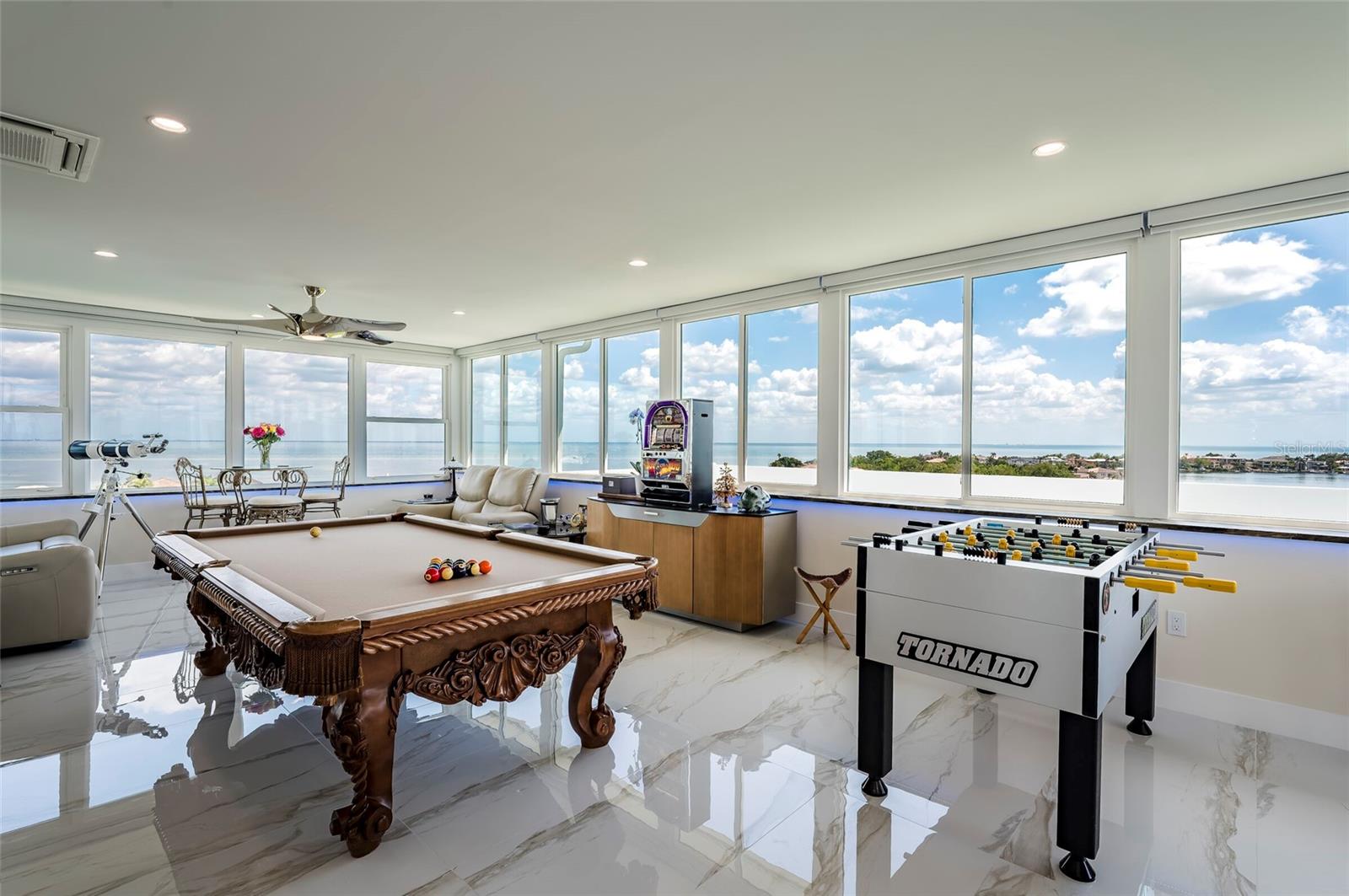 1365 SNELL ISLE BLVD NE #9A, ST PETERSBURG, FL, 33704