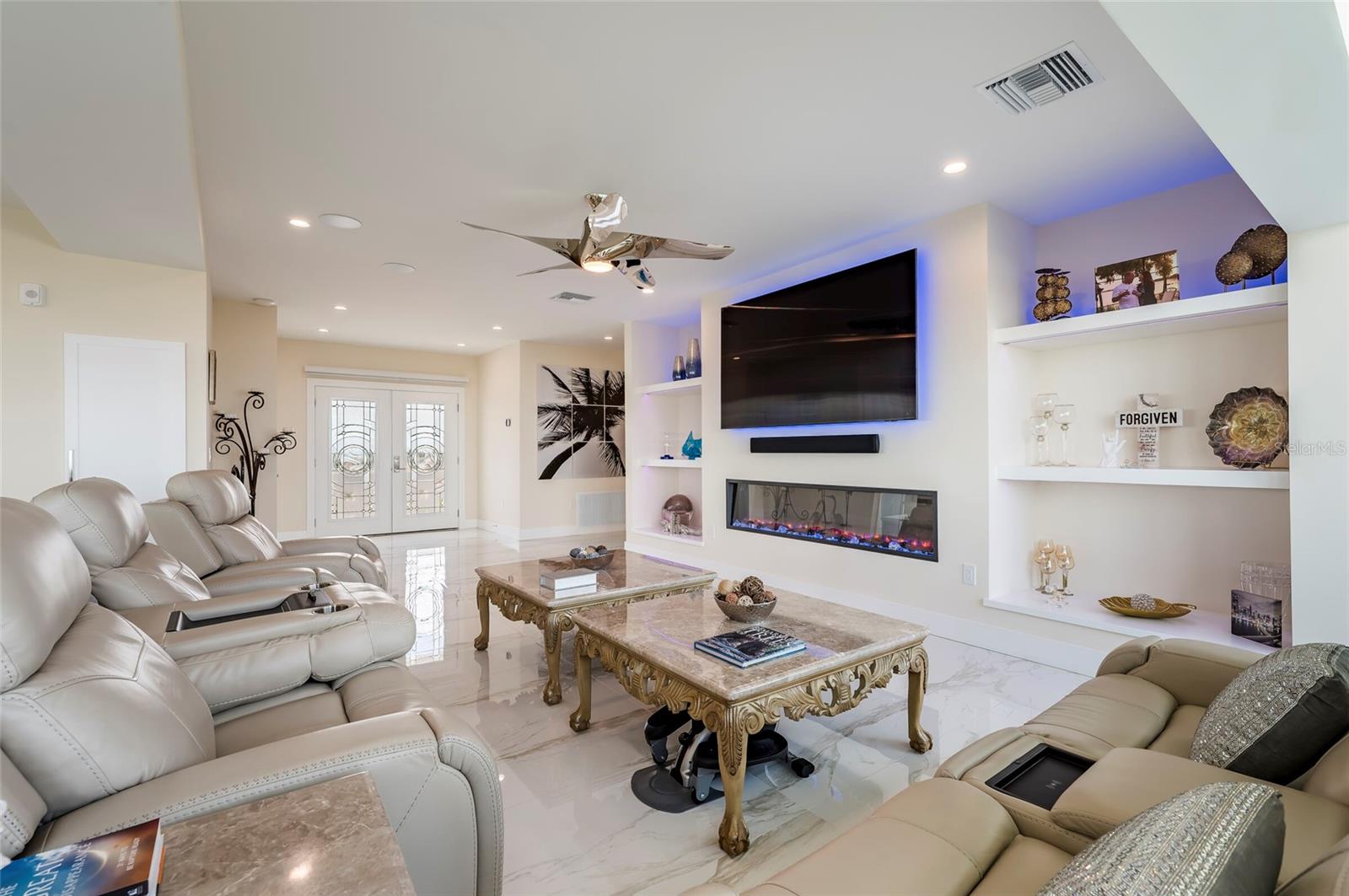 1365 SNELL ISLE BLVD NE #9A, ST PETERSBURG, FL, 33704