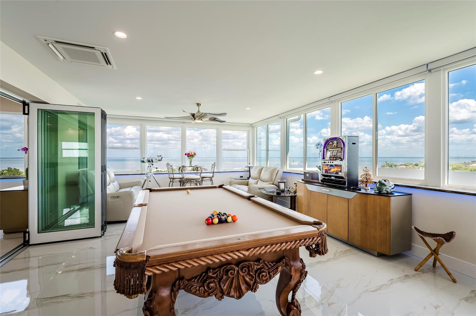 1365 SNELL ISLE BLVD NE #9A, ST PETERSBURG, FL, 33704