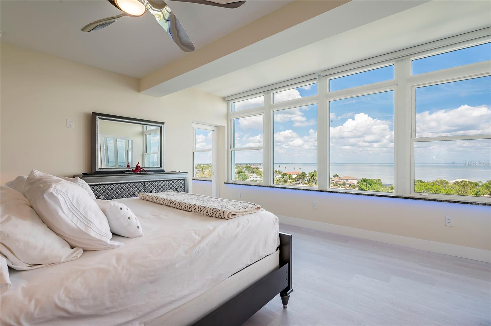 1365 SNELL ISLE BLVD NE #9A, ST PETERSBURG, FL, 33704