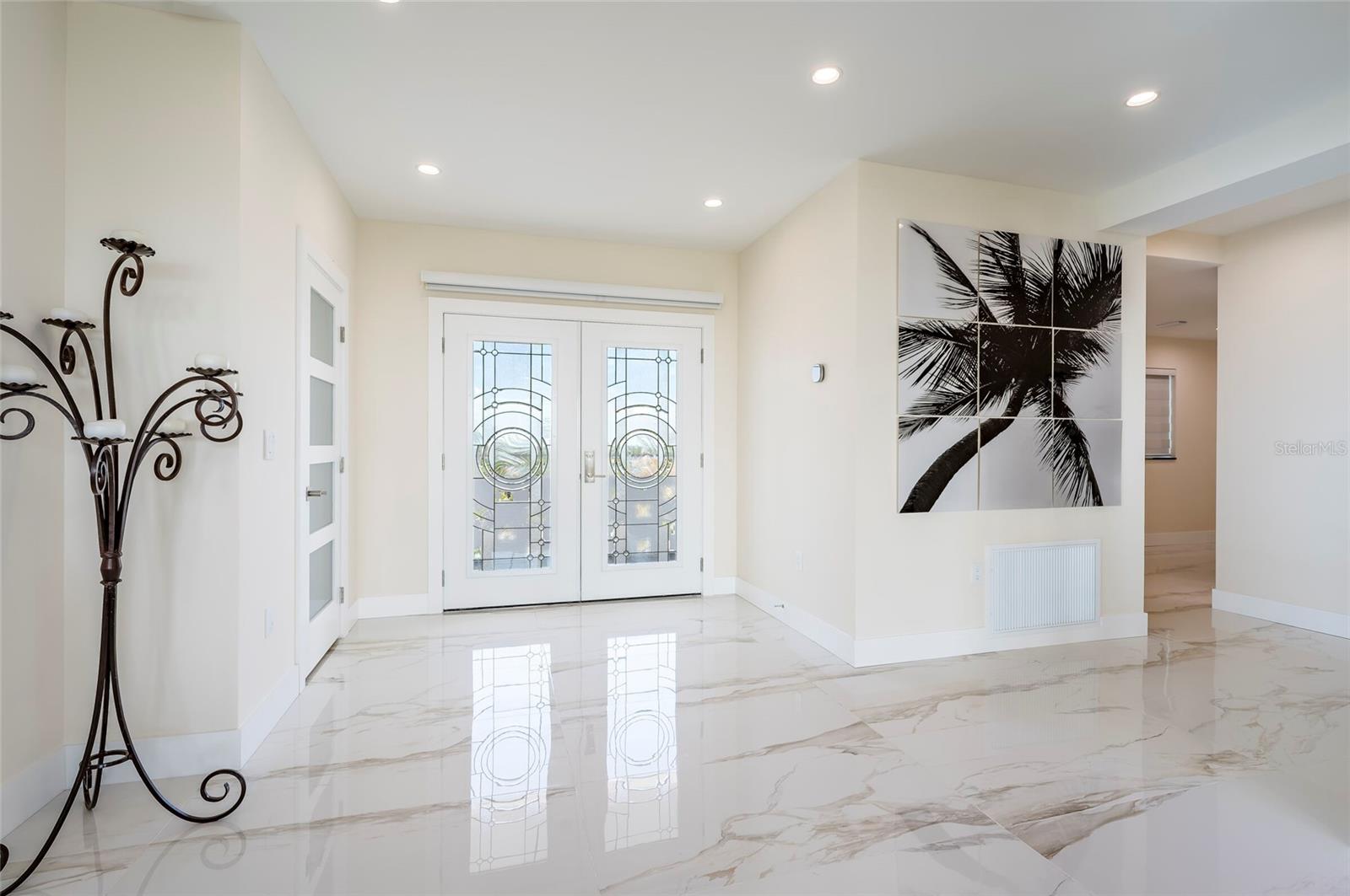 1365 SNELL ISLE BLVD NE #9A, ST PETERSBURG, FL, 33704