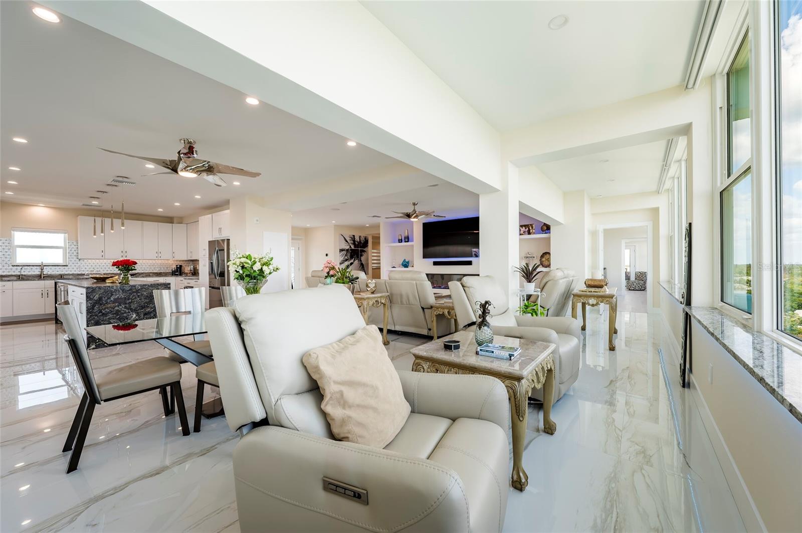 1365 SNELL ISLE BLVD NE #9A, ST PETERSBURG, FL, 33704