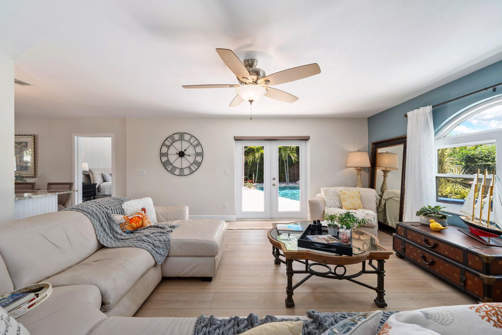 1100 36TH AVE NE, ST PETERSBURG, FL, 33704