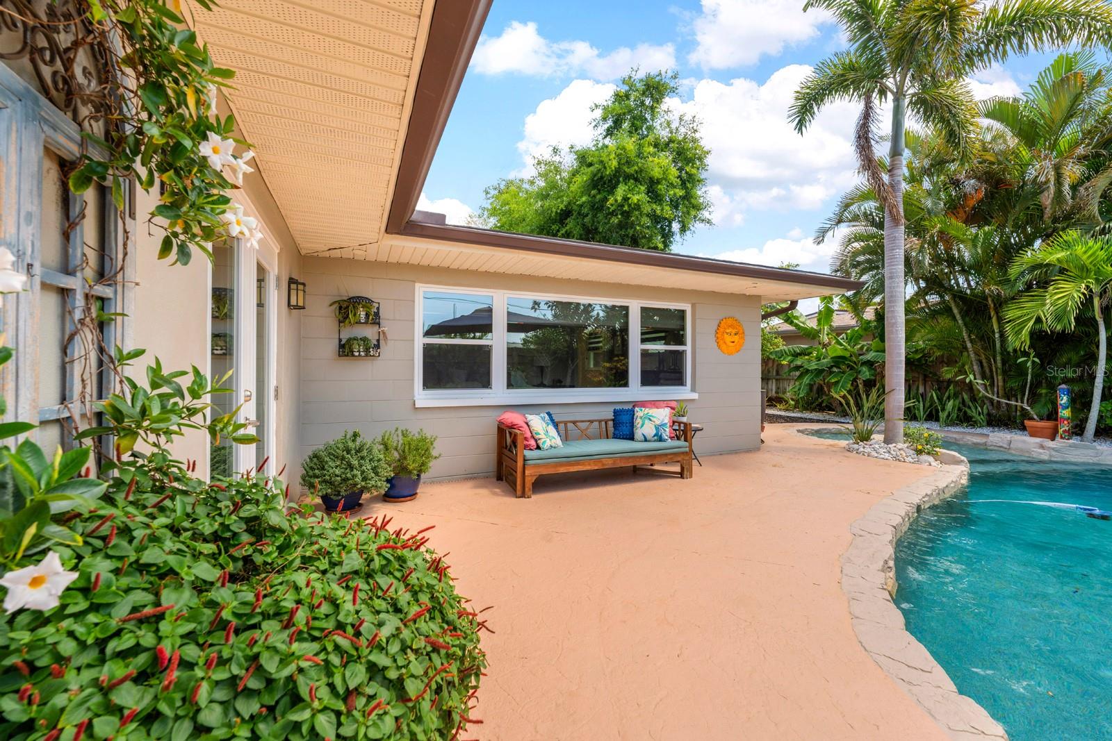 1100 36TH AVE NE, ST PETERSBURG, FL, 33704